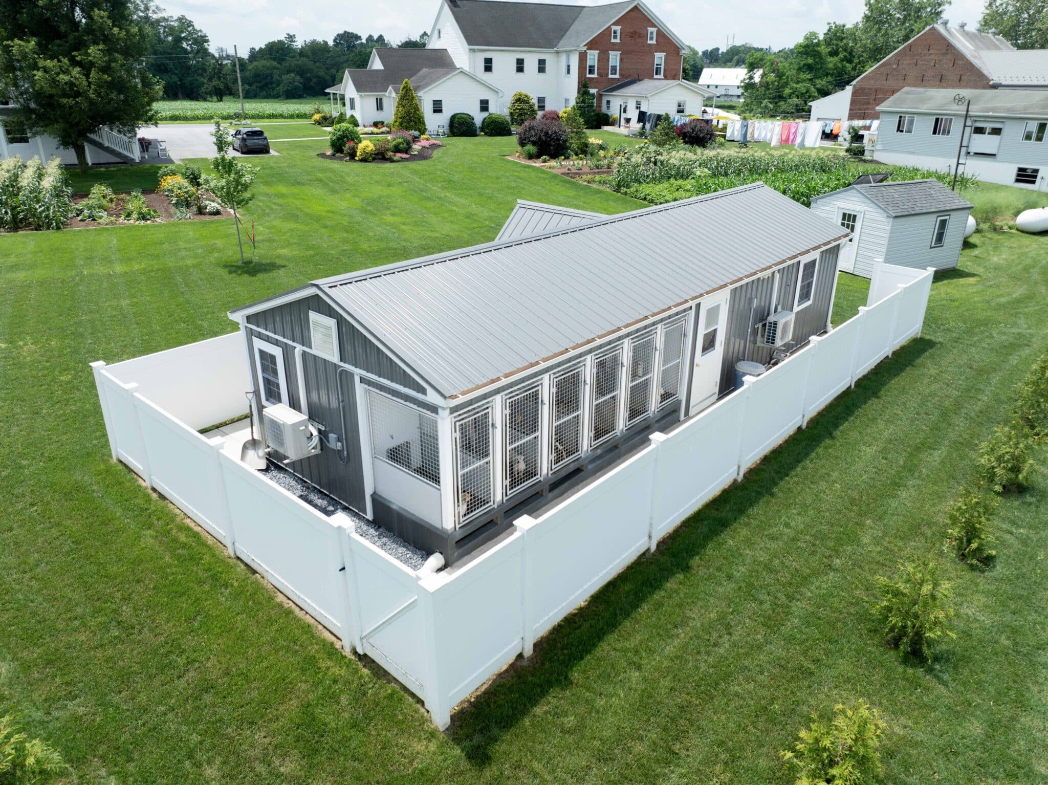 14×40 6-Run Commercial Kennel