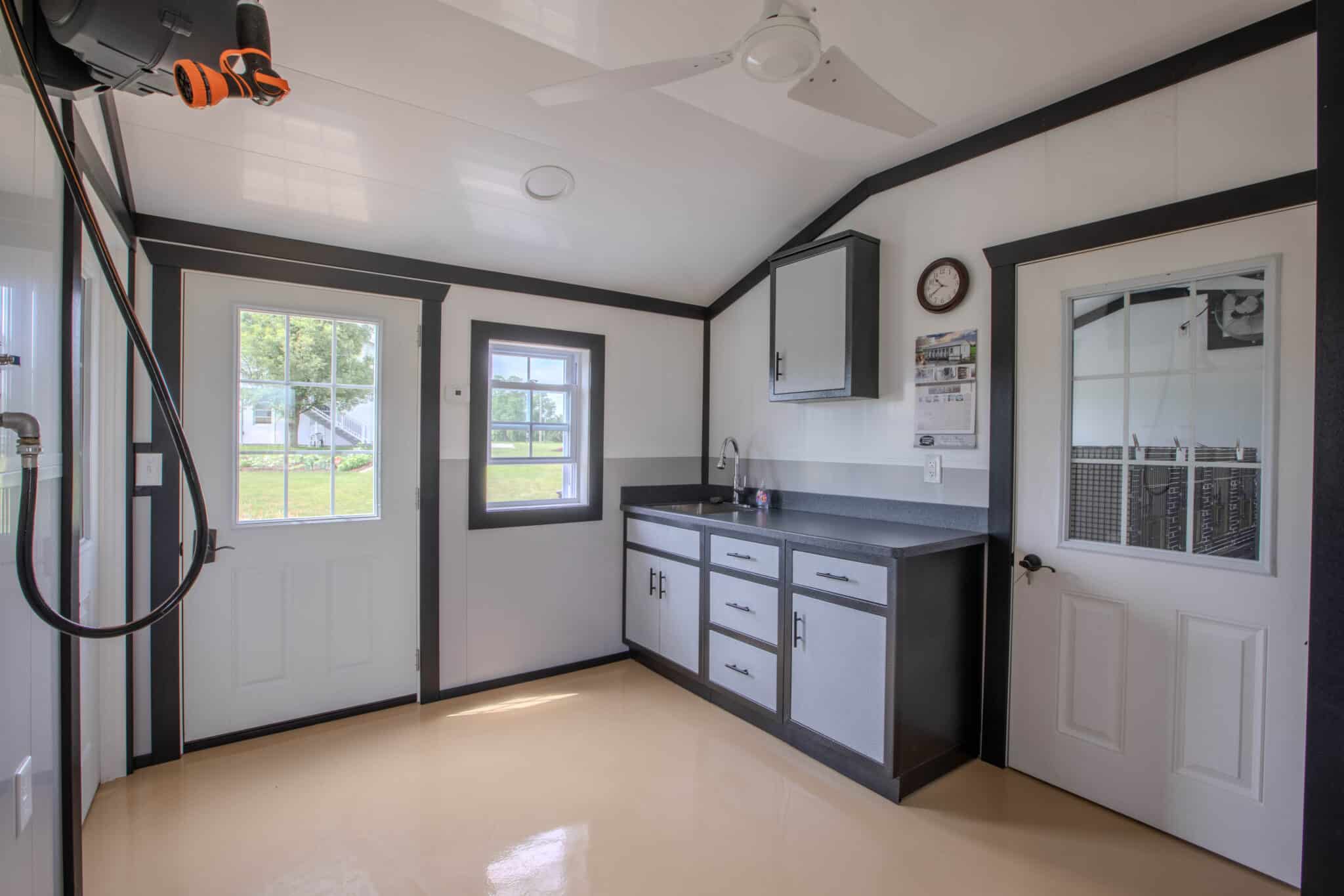 14×40 6-Run Commercial Kennel - thumbnail 4