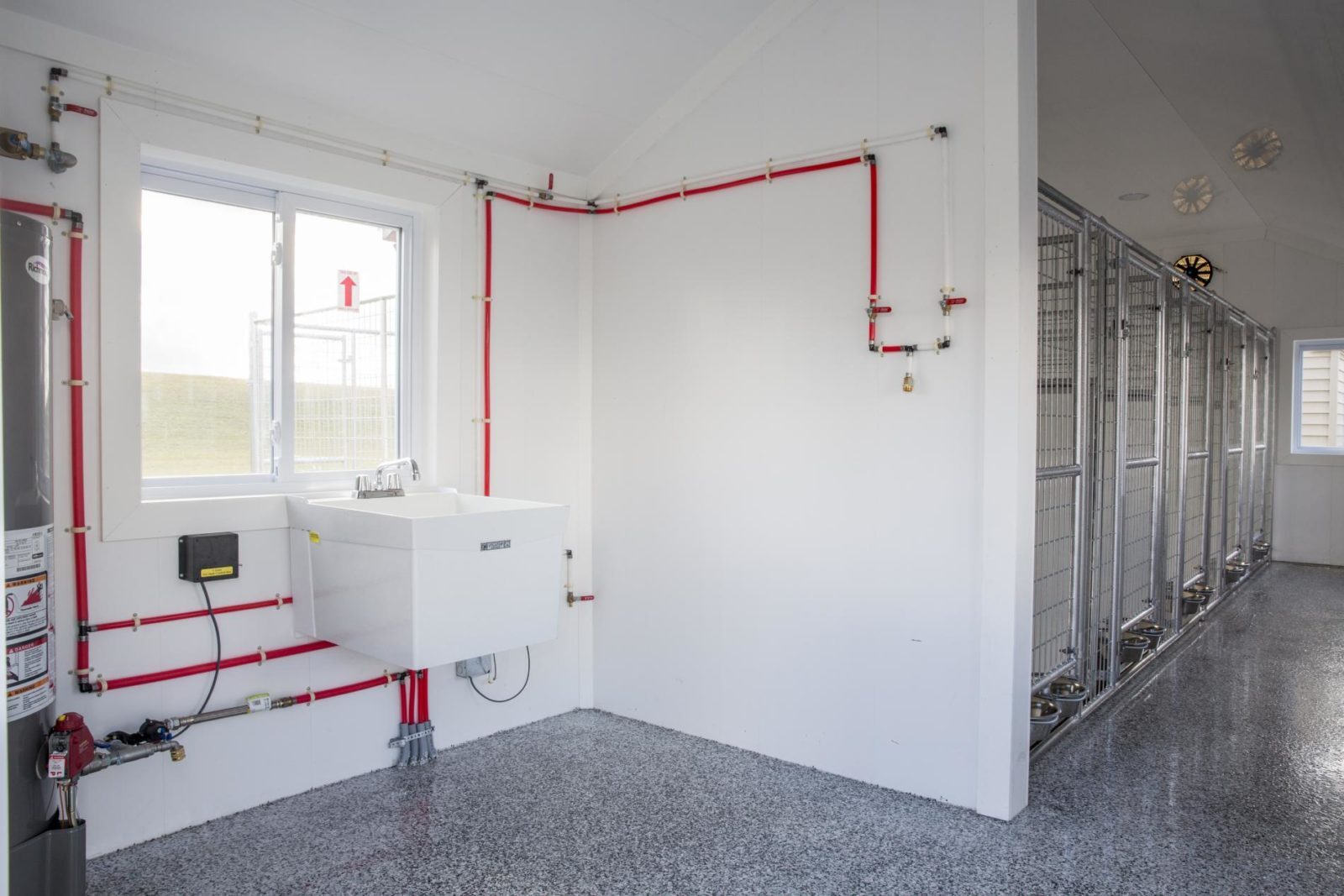 how to choose a dog kennel with insulation